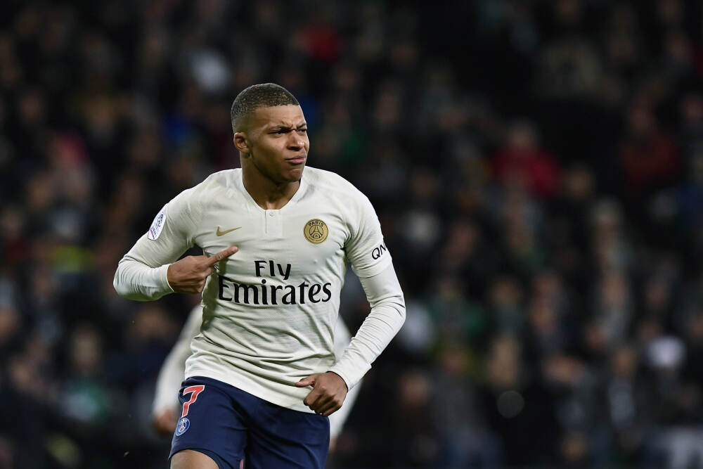 人工智能驱动需求激增，数据存储企业西部数据、希捷股价大涨